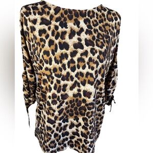 Chico’s ladies size 0 poly stretch pullover‎ leopard print slit shoulder top 3/4